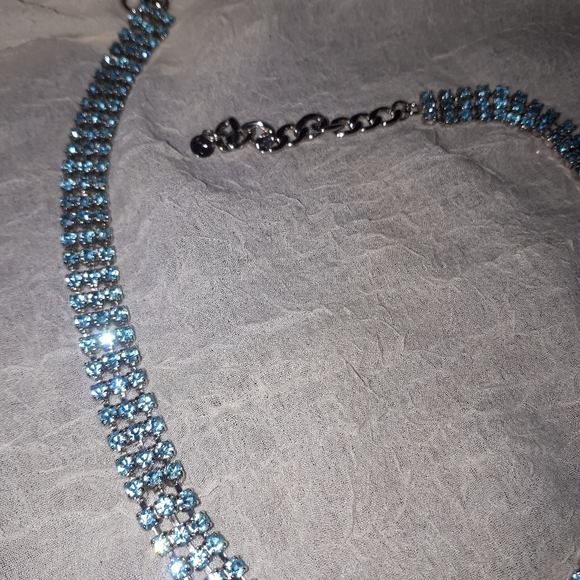 Jewelry - Picture 3 of 4